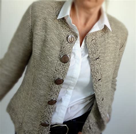 maglia modello chanel|Maglioni e cardigan da donna CHANEL .